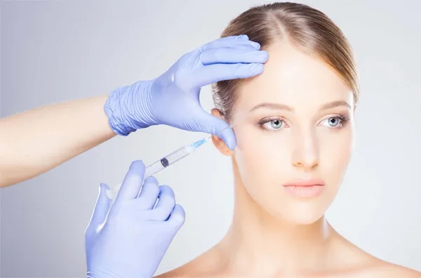 بوتاکس کلینیک زیبایی آوینا در صدرا